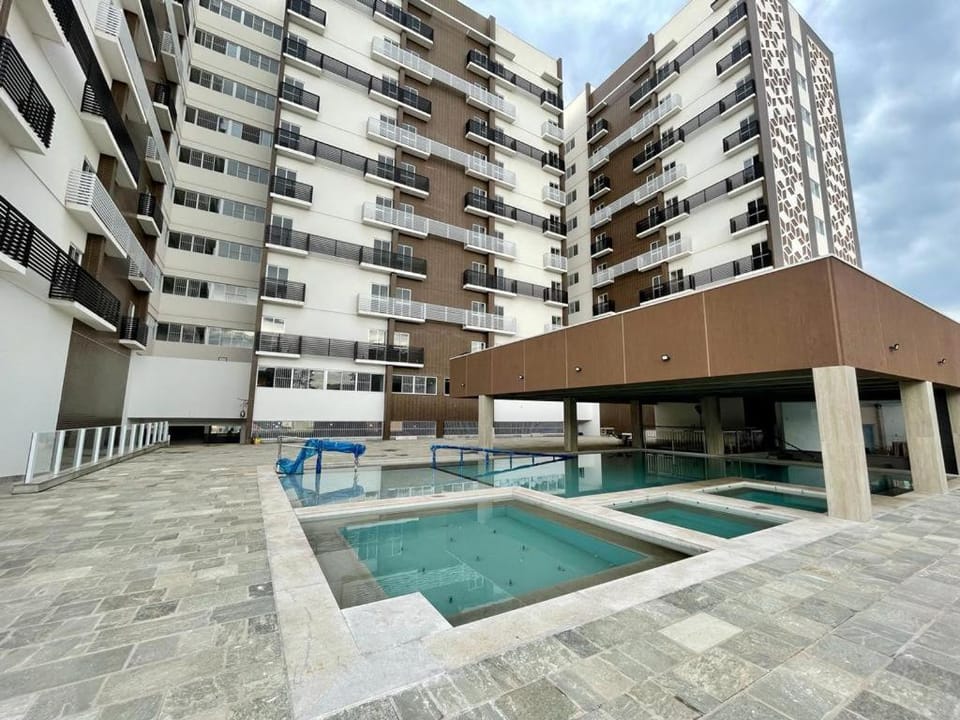 Property building, Hot Tub, Pool view, Swimming pool