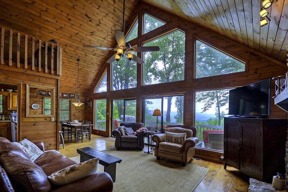 Bear Point House in Georgia