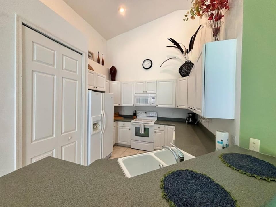 Right Direction Rentals Carnoustie Townhome Villa in Port Saint Lucie