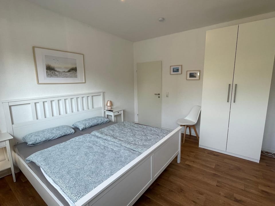 Bed, Photo of the whole room, Bedroom, wardrobe