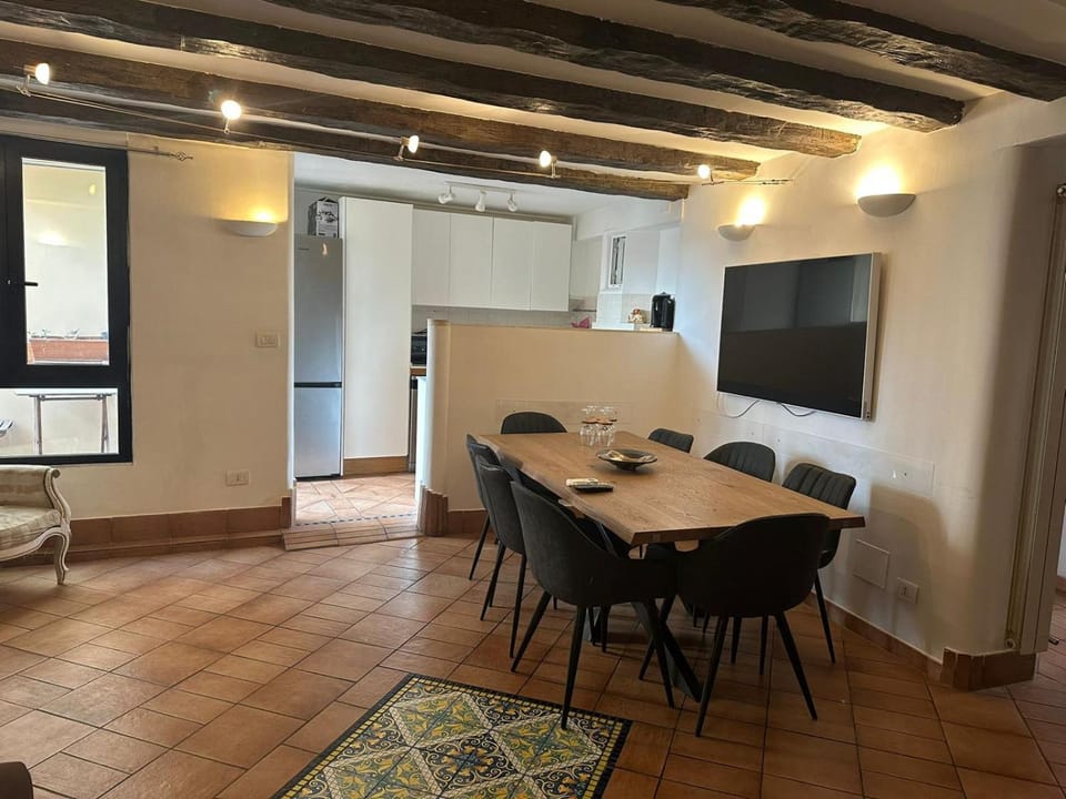 TV and multimedia, Dining area