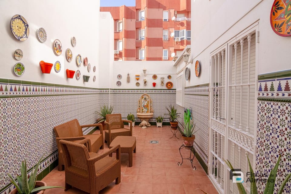 Living room, Inner courtyard view