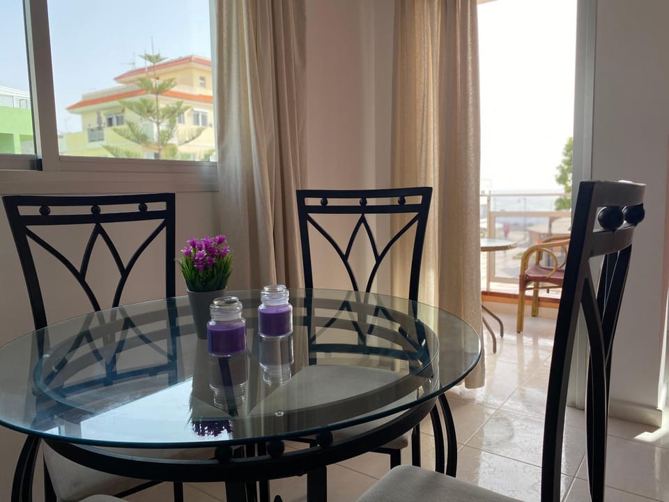 Seaside apartment with balcony Apartment in Abona