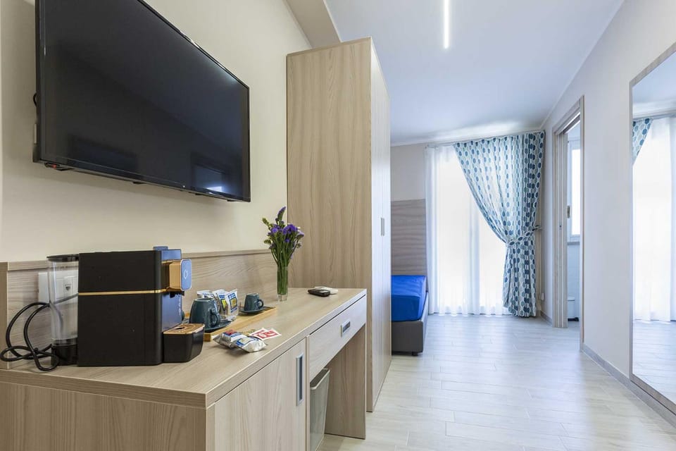 TV and multimedia, hair dresser, oven