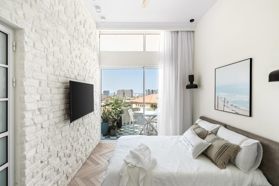 Bed, View (from property/room), Balcony/Terrace, Photo of the whole room, Bedroom