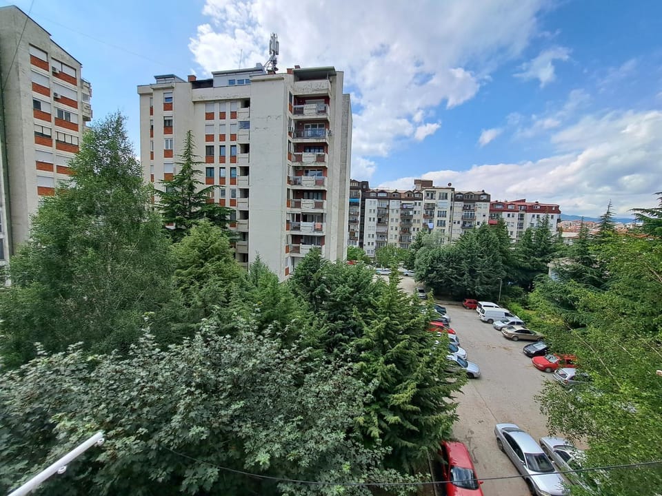 Neighbourhood, Street view