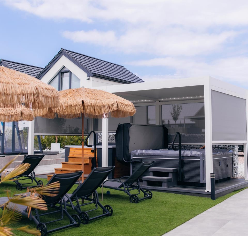 Spa and wellness centre/facilities, sunbed