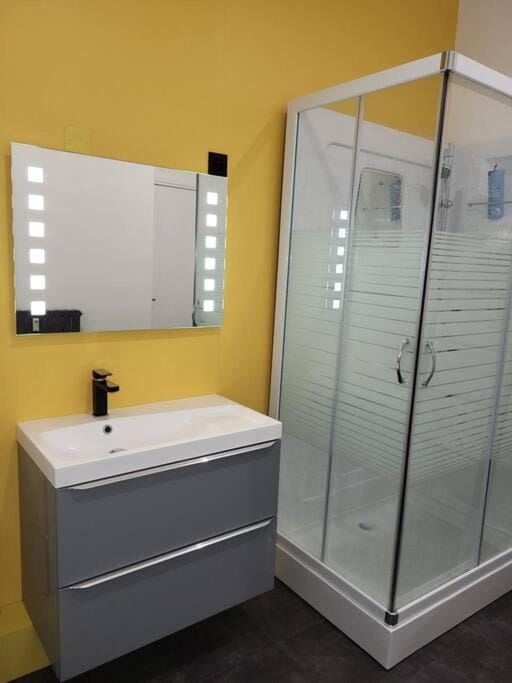 Shower, Bathroom
