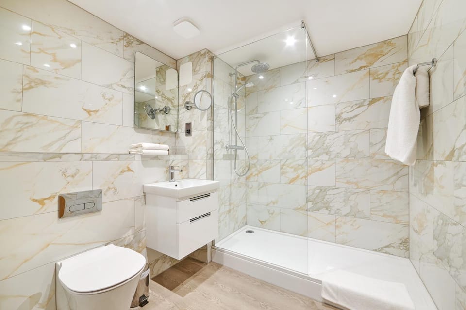 Shower, Bath