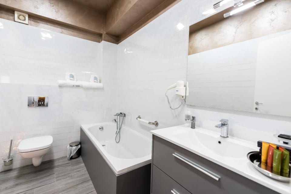 Summer studio 605 white tower Apartment in Constanta