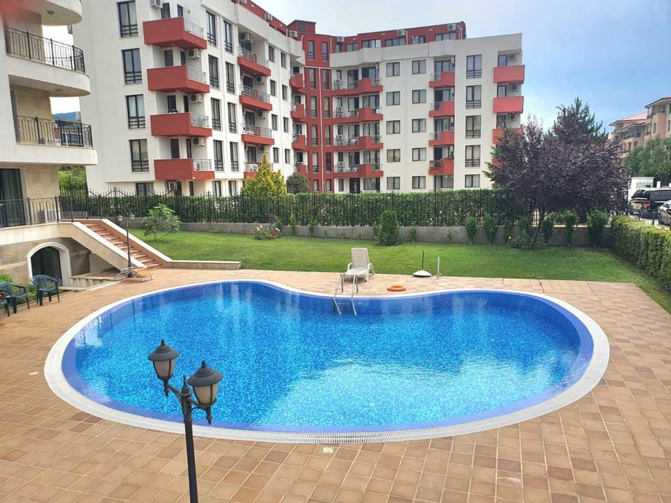 Property building, Swimming pool
