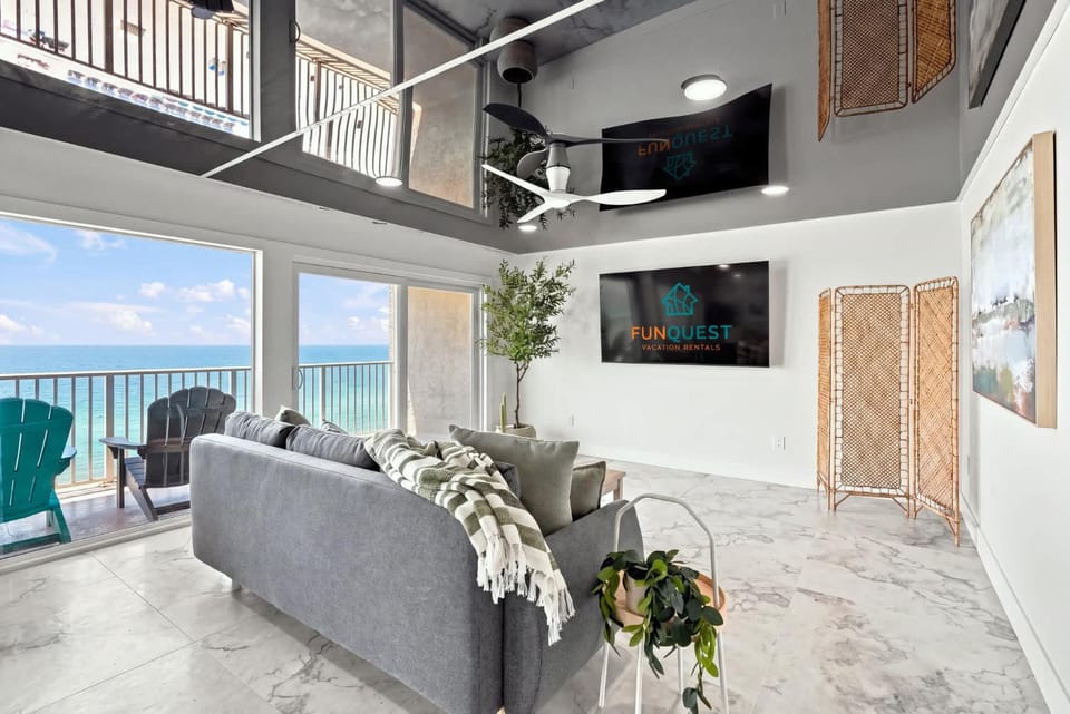 The Summit 1512 House in Upper Grand Lagoon