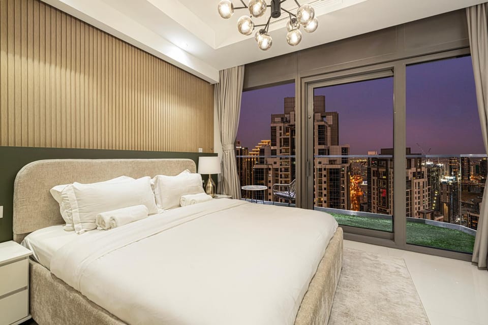 Bed, Bedroom, City view