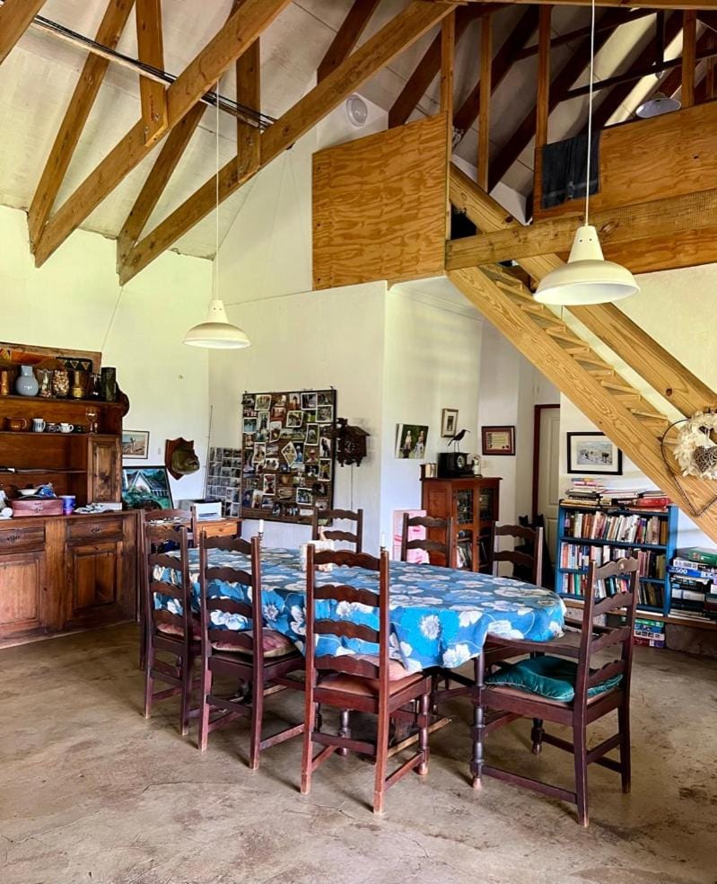 Seating area, Dining area