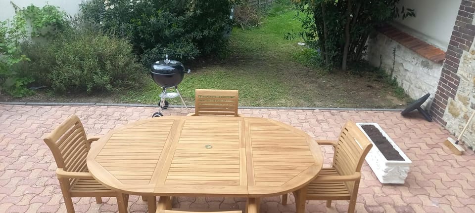 Patio, BBQ facilities, Garden view
