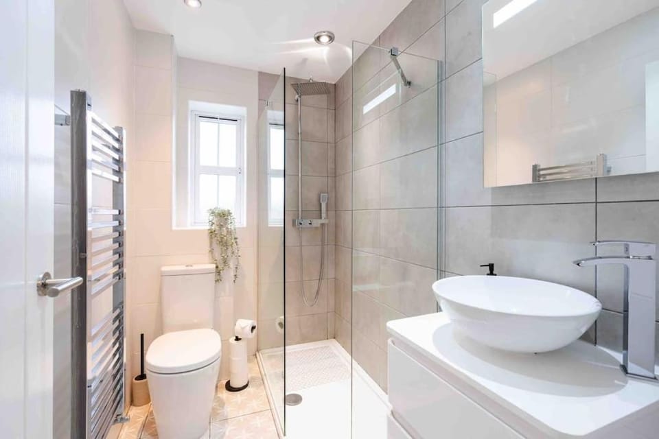 Shower, Toilet, Bathroom