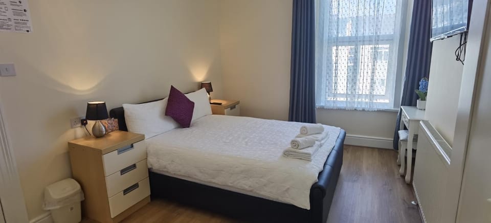 Comfy 2 bedroom Apt in central location, Newly Refurbished Apartment in Plymouth