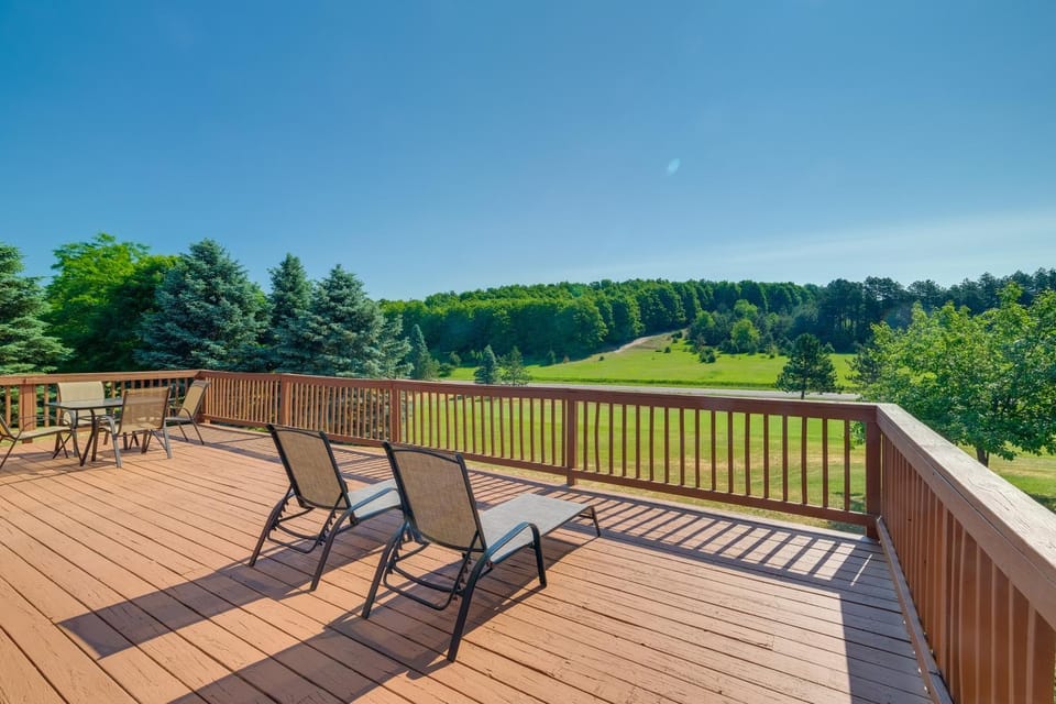 Beautiful Bellaire Home w/ Amenities, 4 Mi to Lake House in Michigan