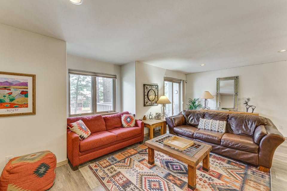 Half Mi to Angel Fire Resort: Townhome w/ Grill! House in Angel Fire