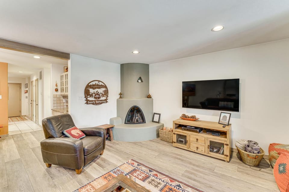 Half Mi to Angel Fire Resort: Townhome w/ Grill! House in Angel Fire