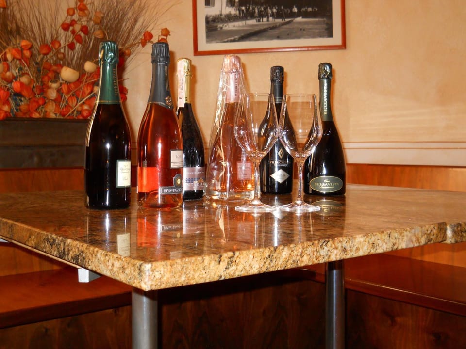 Lounge or bar, Drinks