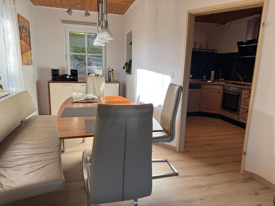 Seating area, Dining area