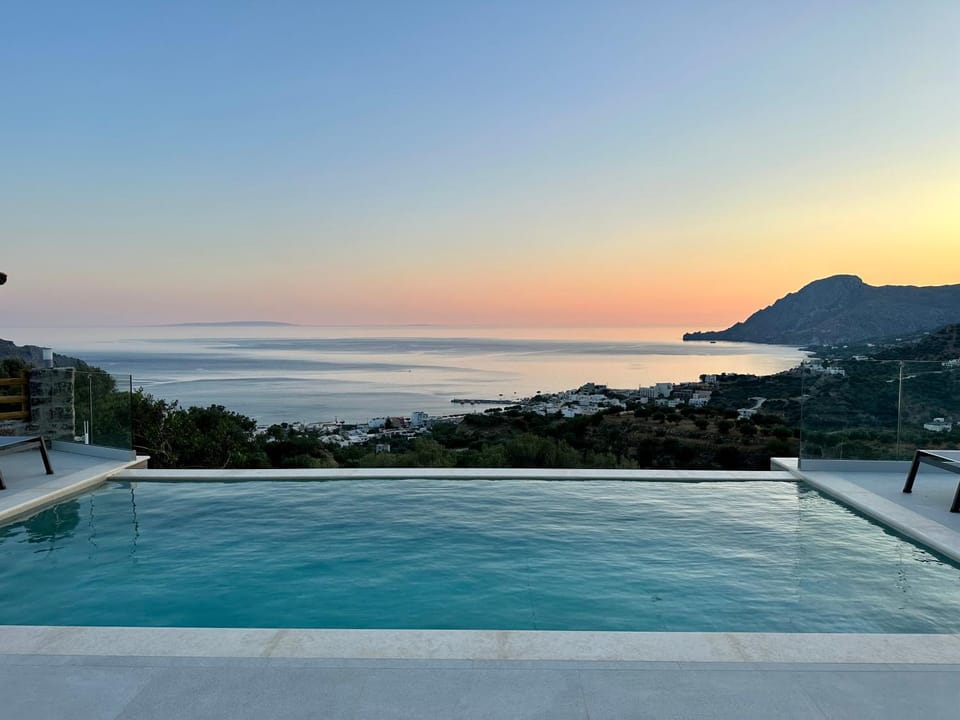 Nearby landmark, Day, Natural landscape, Mountain view, Pool view, Sea view, Swimming pool, Sunrise, Sunset, sunbed