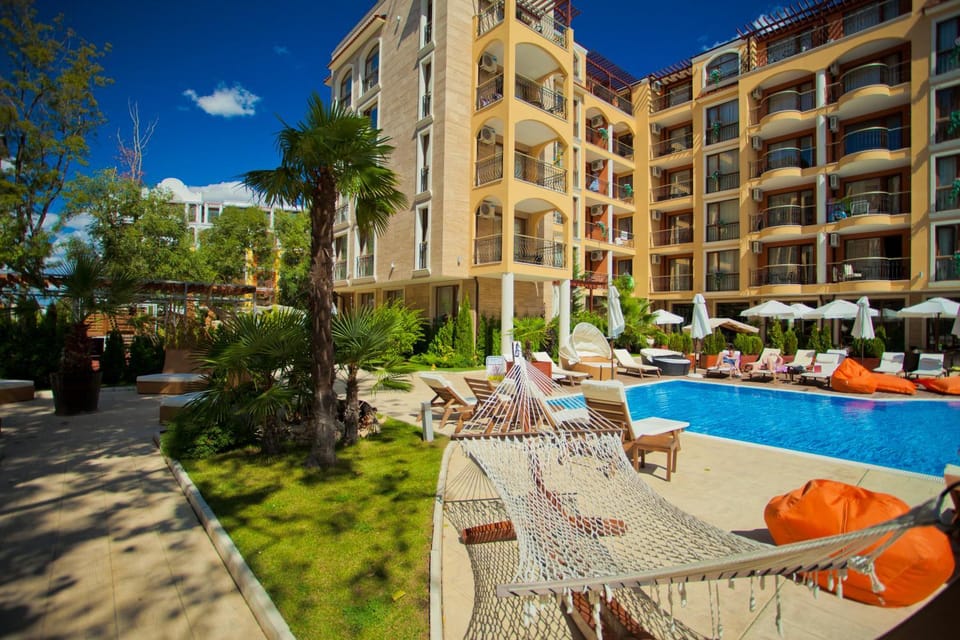 Swimming pool, Swimming pool