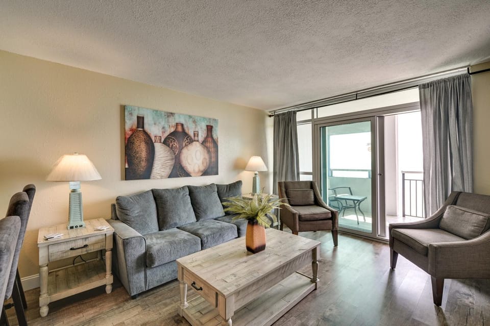 Oceanfront Myrtle Beach Condo w/ Pools & Hot Tubs House in Myrtle Beach