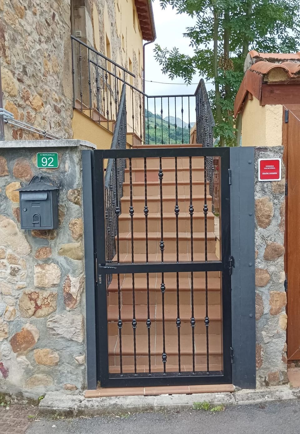 Facade/entrance