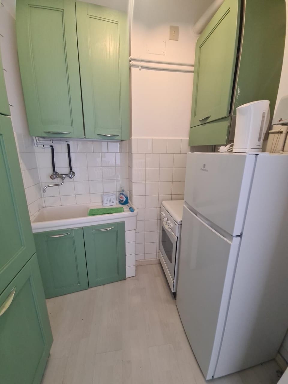 Kitchen or kitchenette, oven, pet friendly, stove