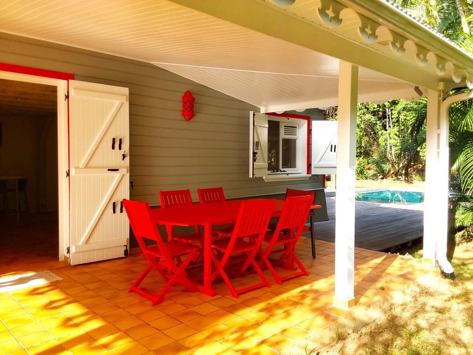 Patio, Dining area