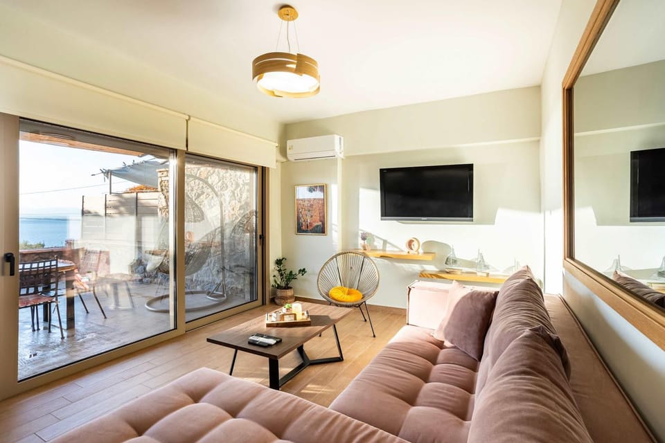Verga Paradise Nest - A Blissful Hideout Apartment in Messenia