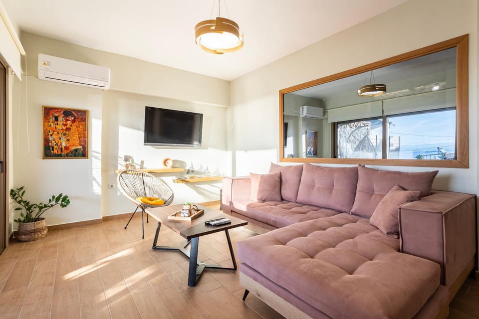TV and multimedia, Living room, Seating area, air conditioner