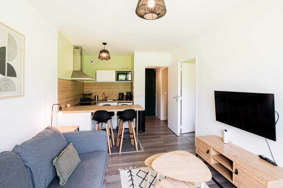 Kitchen or kitchenette, Living room, Dining area