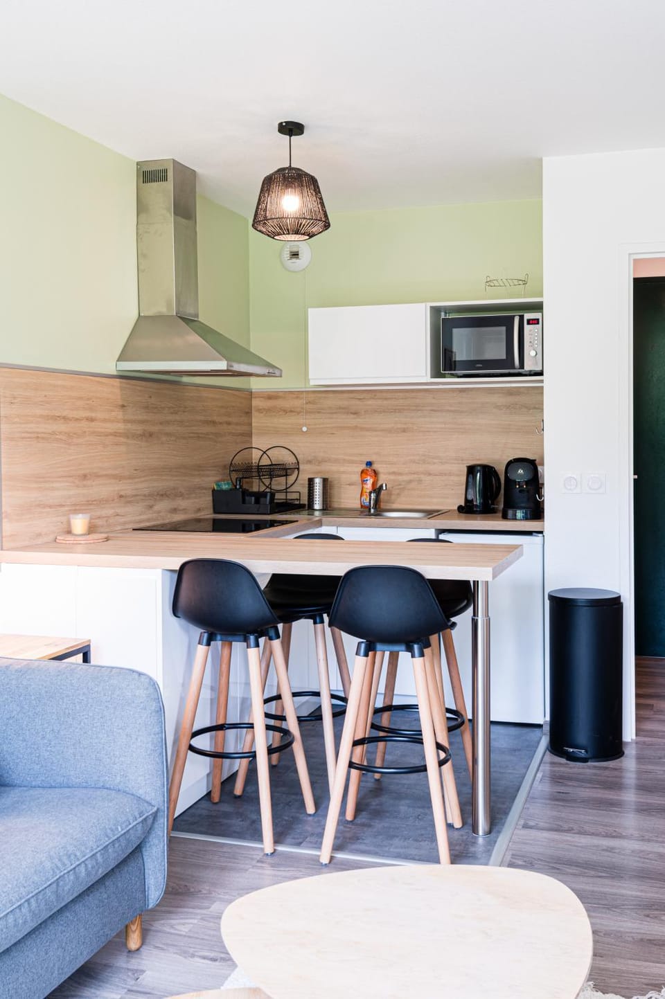 Kitchen or kitchenette, Dining area, stove