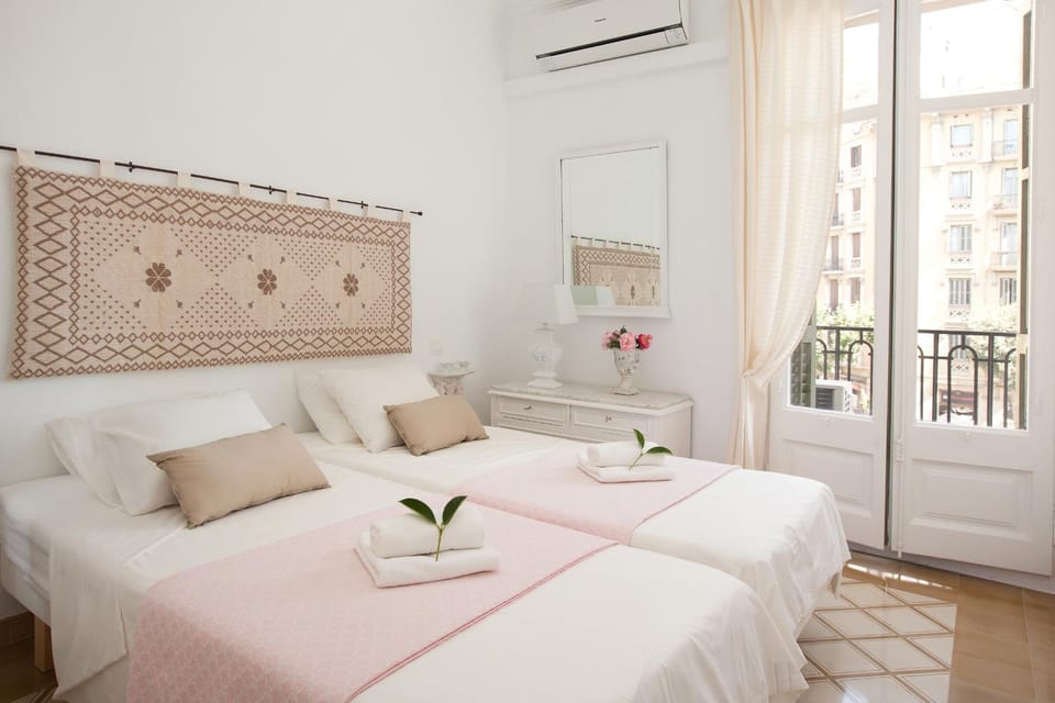 Day, Photo of the whole room