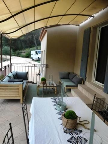 Chambres d'hôtes La Manola Bed and Breakfast in La Roque-d'Anthéron