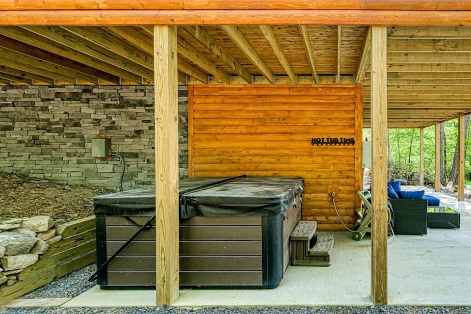 Deep Creek Mountain Retreat House in Deep Creek Lake