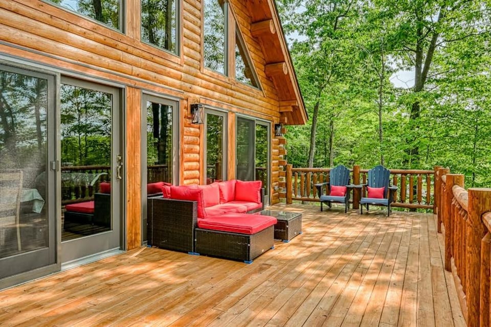 Deep Creek Mountain Retreat House in Deep Creek Lake