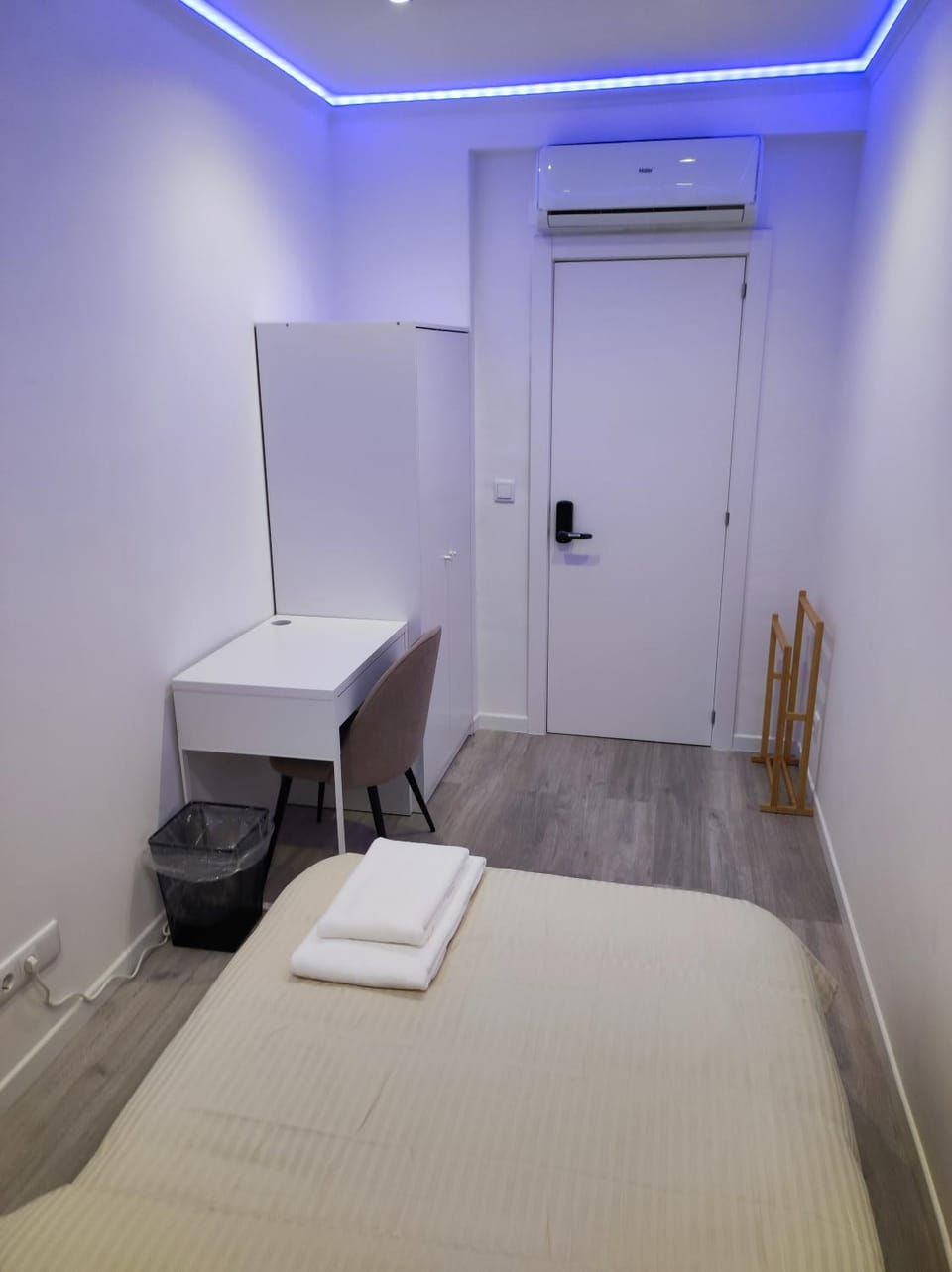 Bed, Photo of the whole room, Bedroom, hair dresser, wardrobe, air conditioner