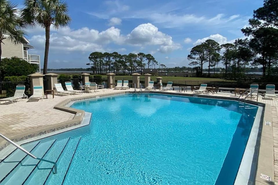 Waterfront Haven Retreat House in Miramar Beach