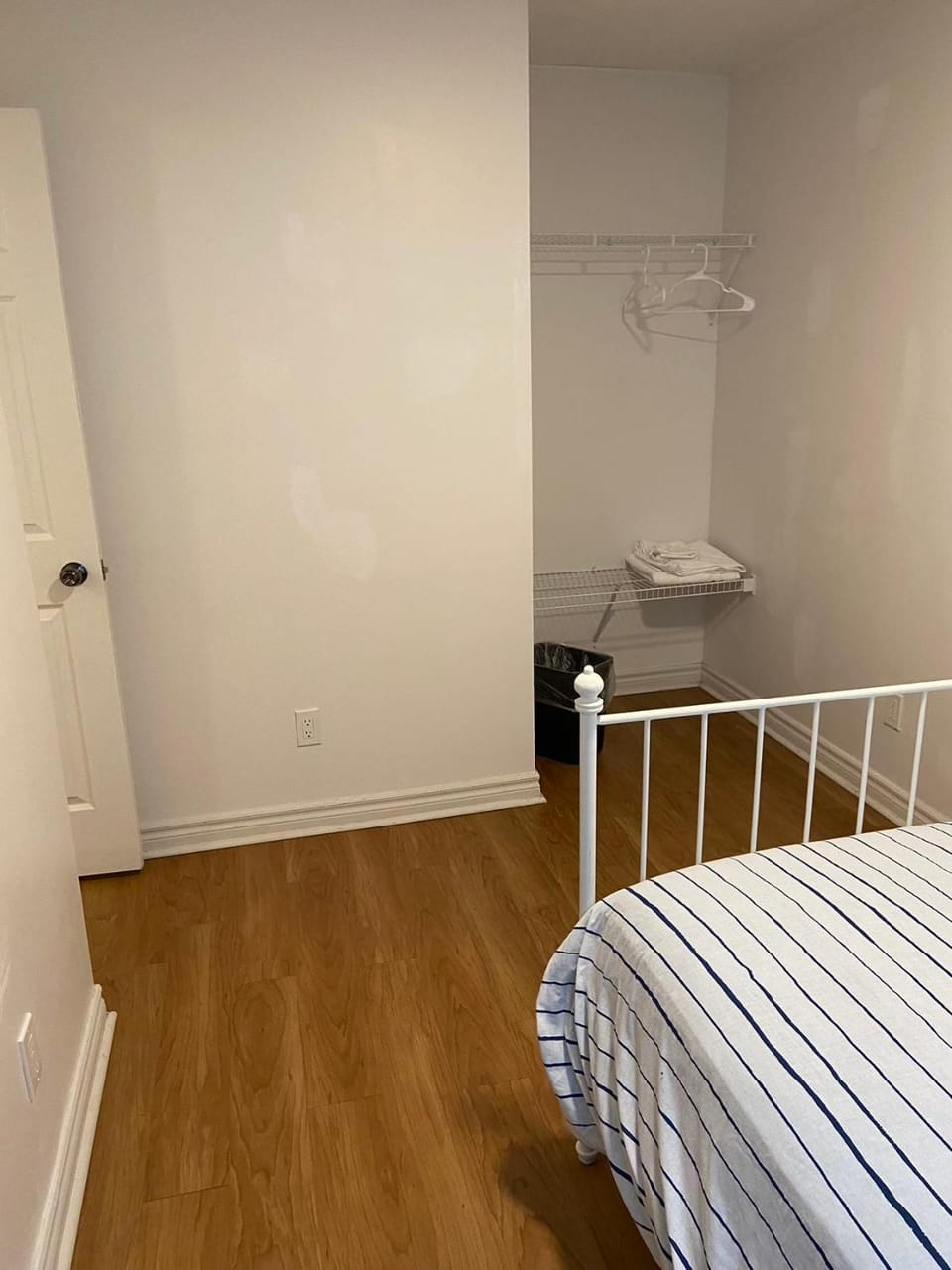 Quad Room with Private Bathroom 536A-Two Bedrooms Bed and Breakfast in Toronto