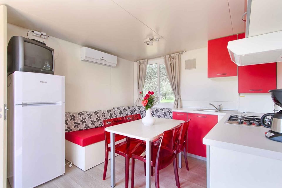 Summer, TV and multimedia, Coffee/tea facilities, Dining area