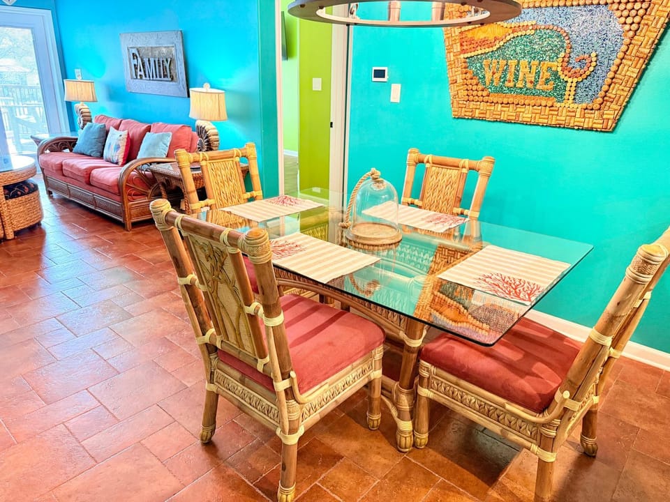 Riverfront condo downtown newbraunfels Apartment in New Braunfels