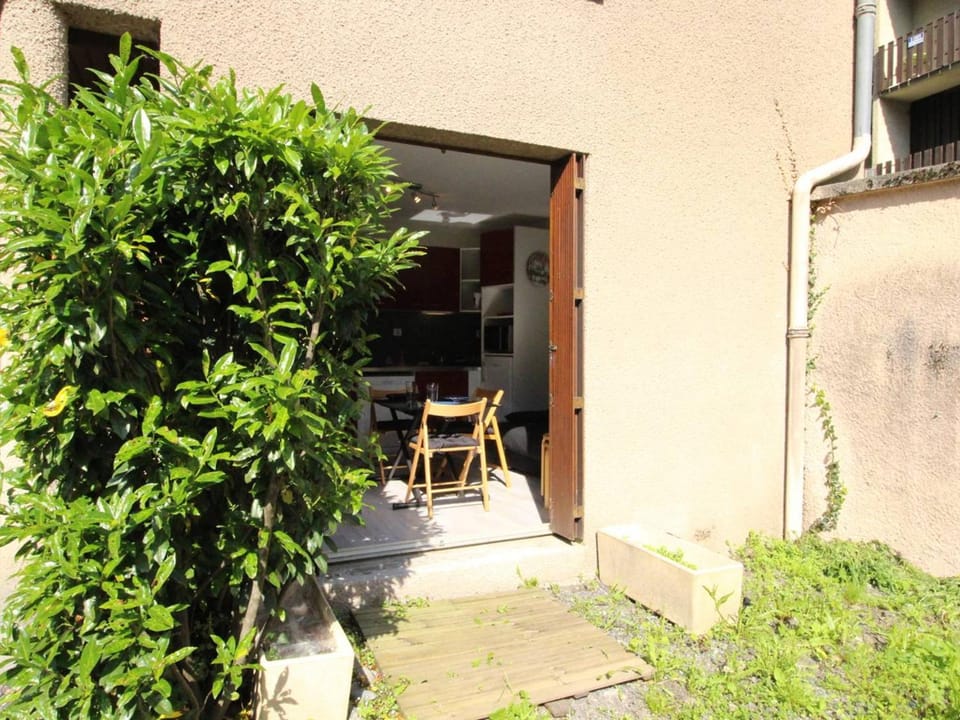 Studio Cabine RDC pour 2/3 Pers avec Jardin, Parking, LL, LV, Wifi - Proche Thermes et Télécabine - FR-1-313-223 Cabin in Occitanie