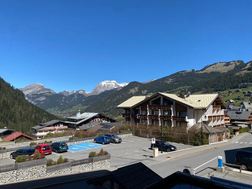 Studio cabine charmant idéalement situé à Châtel - FR-1-693-97 Cabin in Châtel