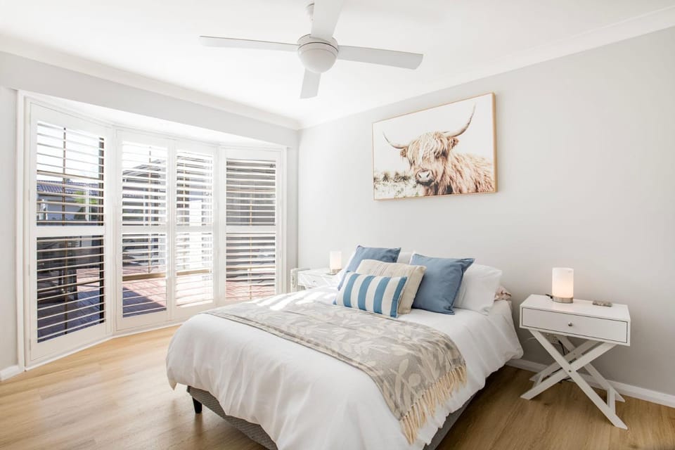 Seagrass Pet Friendly 10 Mins Walk to Beach House in Vincentia
