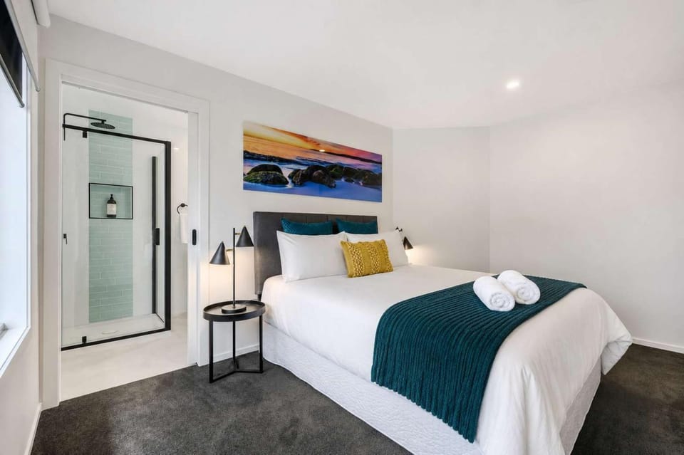 Villa No 5 Brand New close to shops 10 min Airport Villa in Bellerive