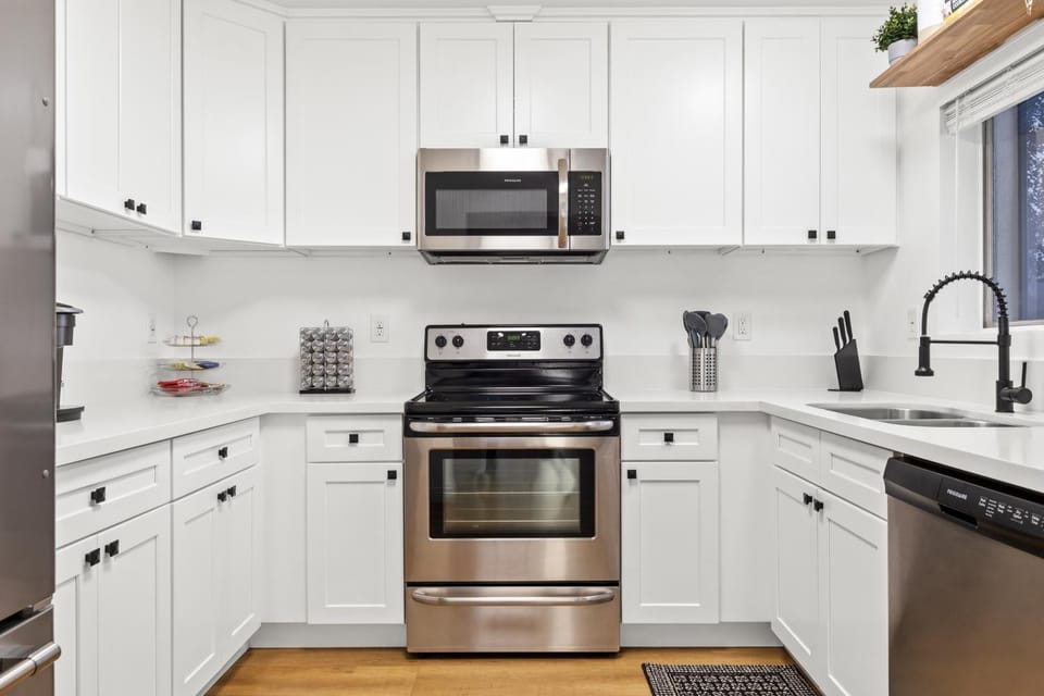 Kitchen or kitchenette, dishwasher, minibar, pet friendly, stove